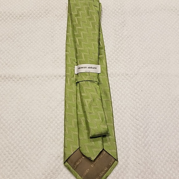 Giorgio Armani Mens Green Silk Tie - Picture 4 of 4